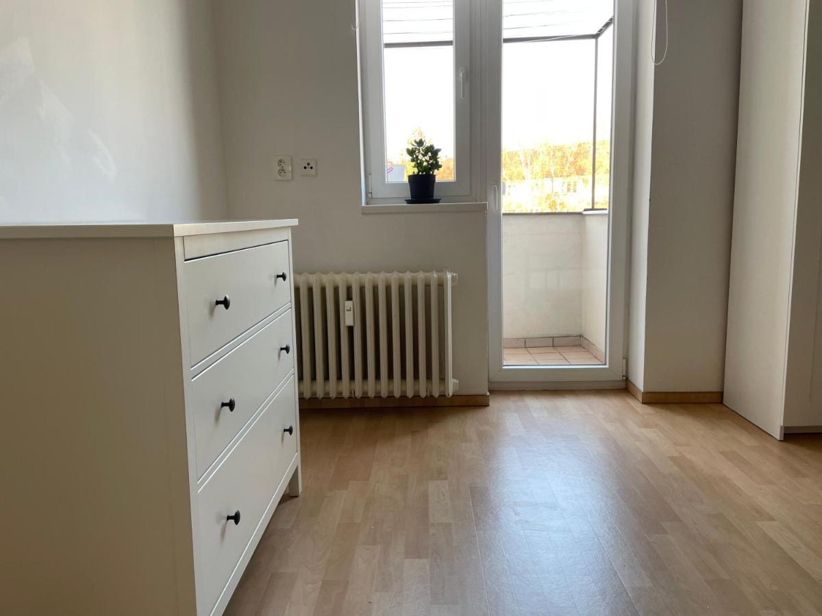 Cozy Apartment Near The City Center Hradec Kralove Exterior foto